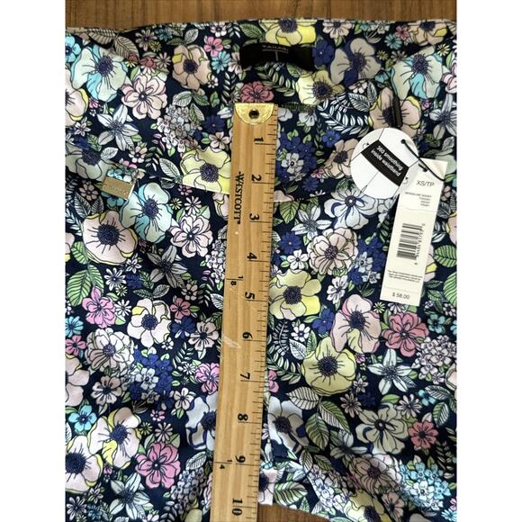 Tahari Bengaline Compression Stretch Floral Tummy Control Shorts XS NEW NWT - Picture 4 of 6